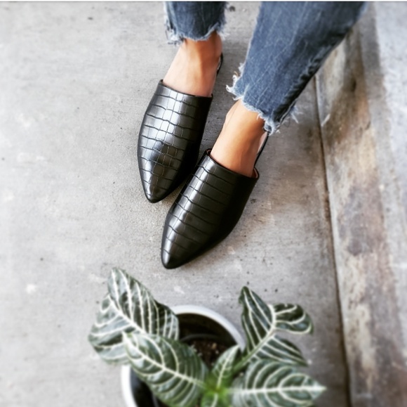 Shoes - 🆕️//The Marcy// black crocodile pattern mule flat
